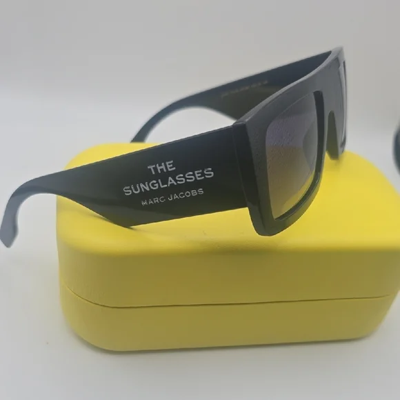 Marc Jacobs Black The Sunglasses Women's Sunnies (NWOT)(CASE/DUST CLOTH)🖤🤍🖤
